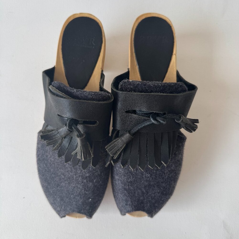 Bryr Clog, old style.